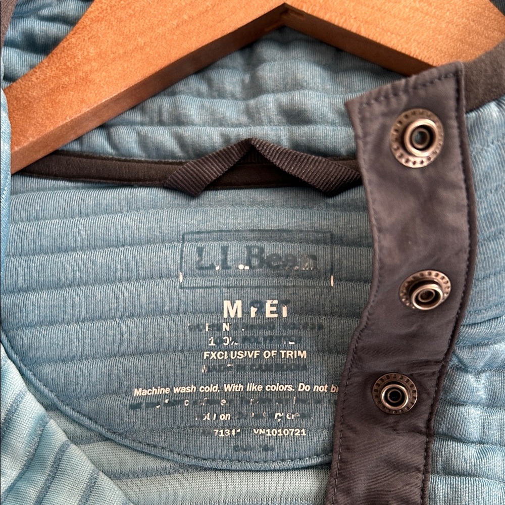 L.L. Bean Spring Pullover - Picture 3 of 7